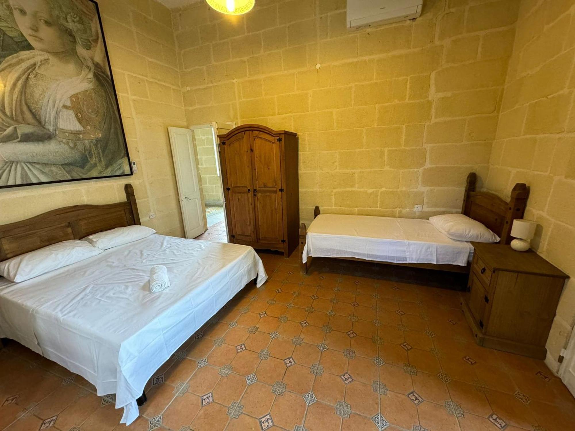 Tal-Kaptan Guest House Victoria Luaran gambar