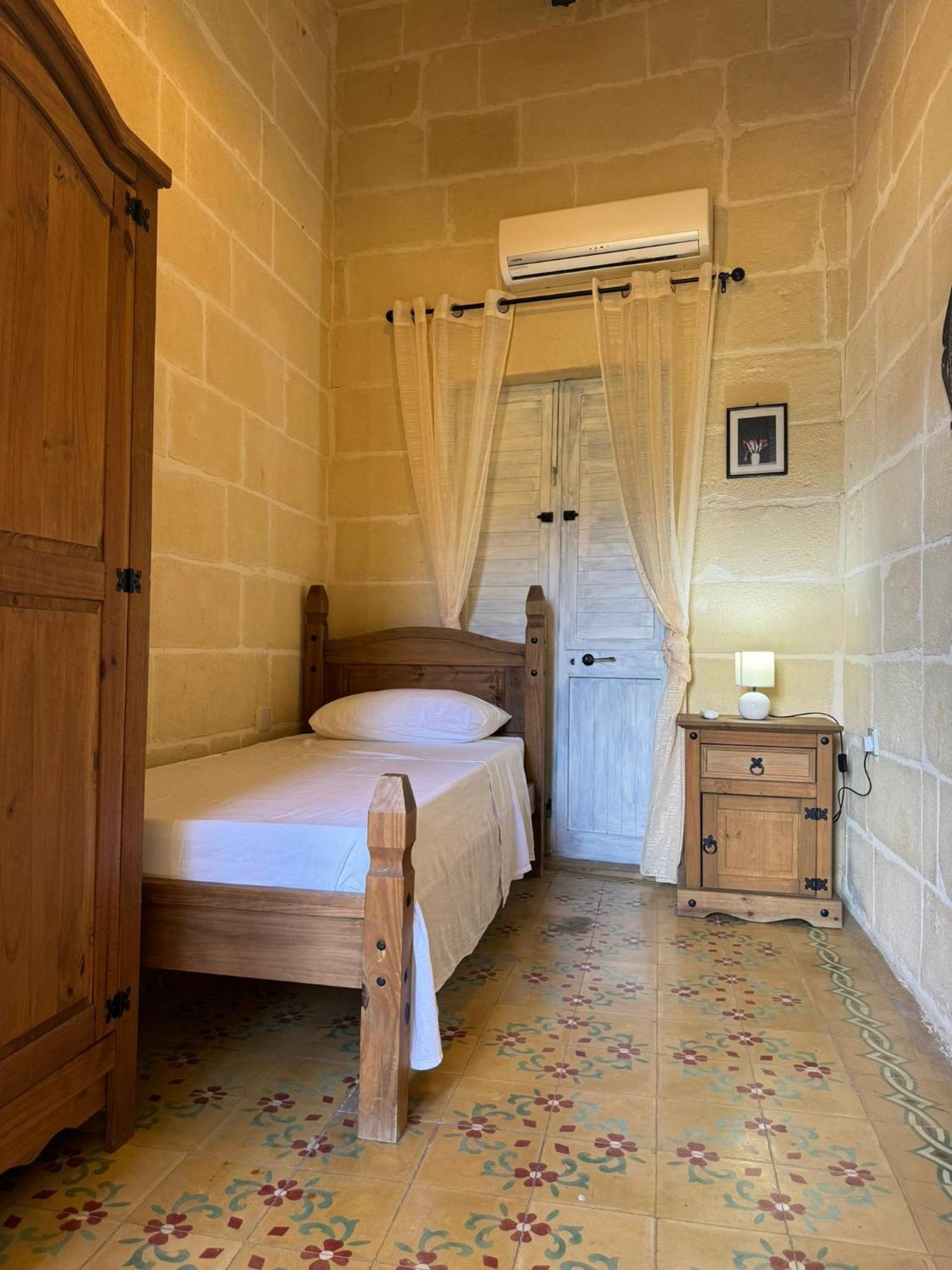 Tal-Kaptan Guest House Victoria Luaran gambar